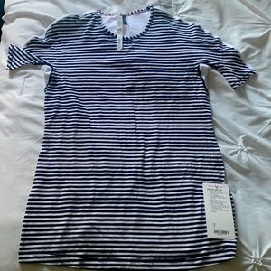 Lululemon devotion tee